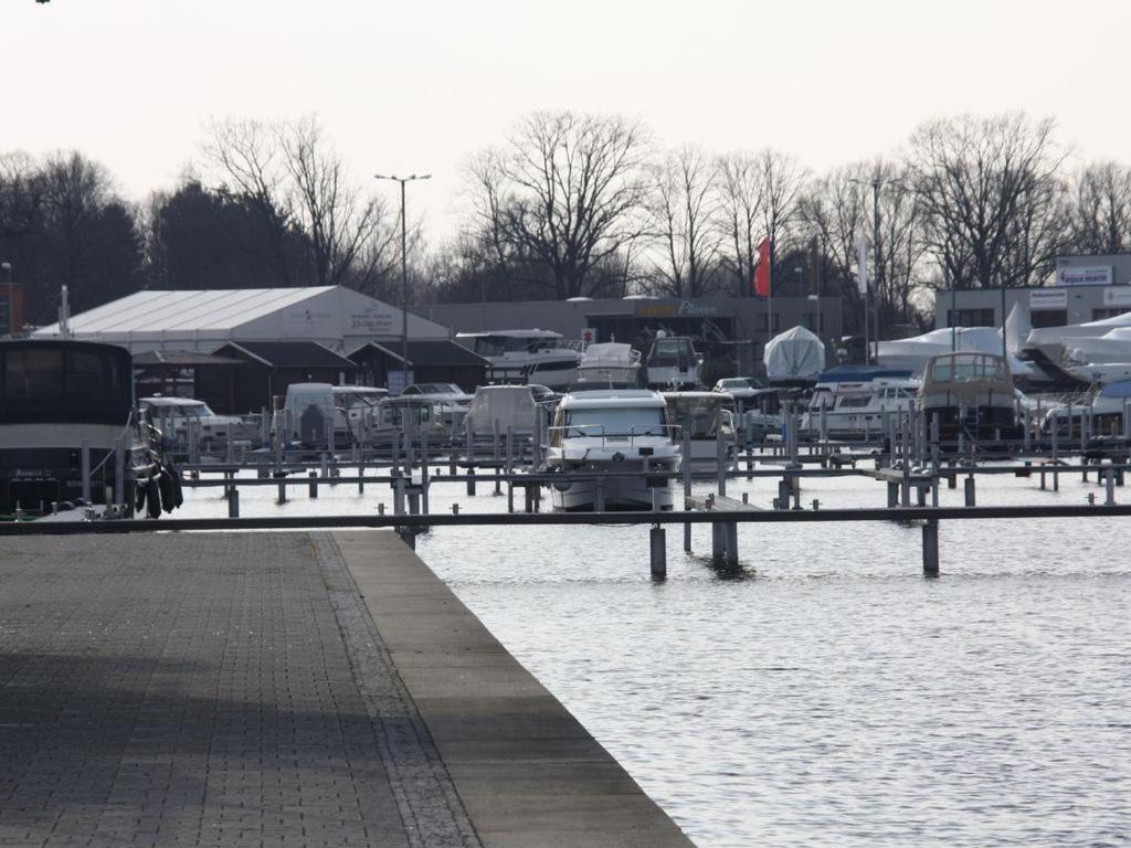 Zum Grossen Zernsee Am Hafen Kolonie Zern المظهر الخارجي الصورة